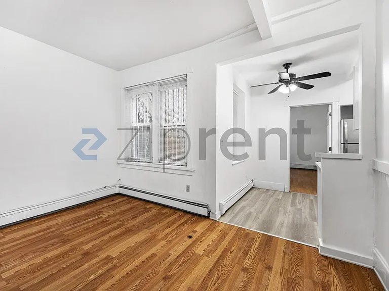 34 Cunard St — Photo 2