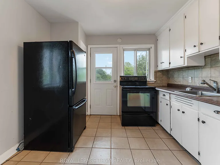 1086 Apolydor Ave #3 — Photo 11