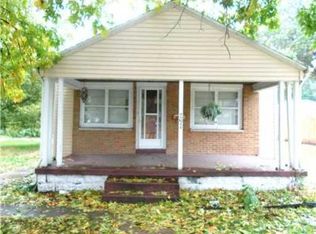 2014 S Olive St, South Bend, IN 46613