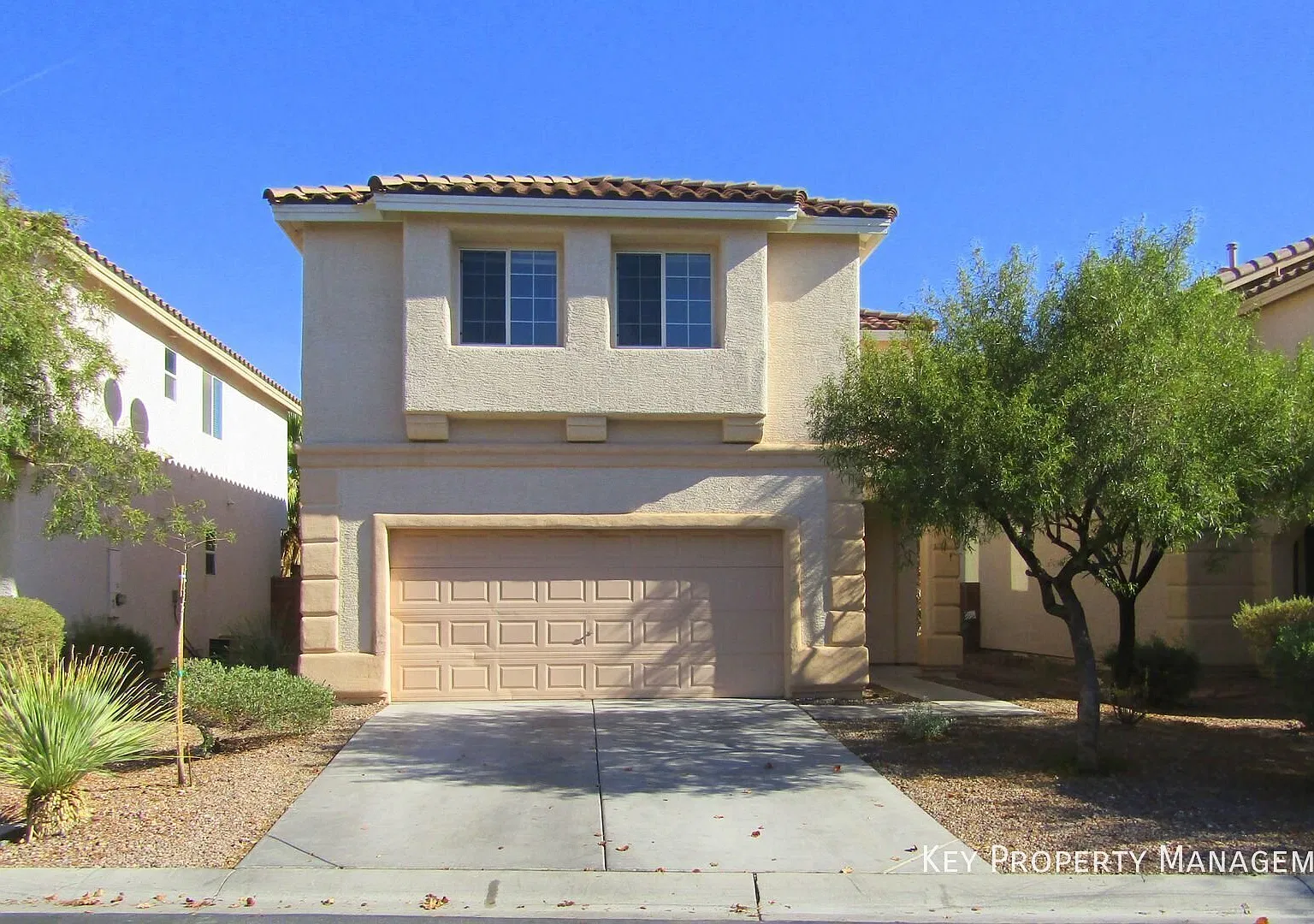4 Bedroom 2.5 Bath Home Perfectly Nestled Near Summerlin And 215/Fort Apache — Photo 1