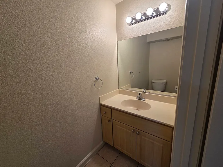 252 Lansing Way — Photo 8
