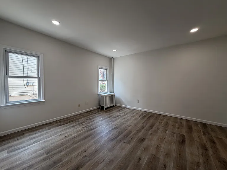 29 W Somerset St — Photo 12