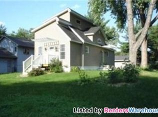 955 7th St SE, Forest Lake, MN 55025