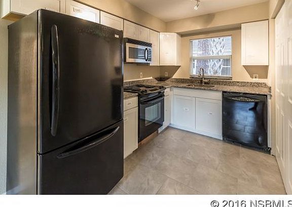 5th image of 275 Washington Pl