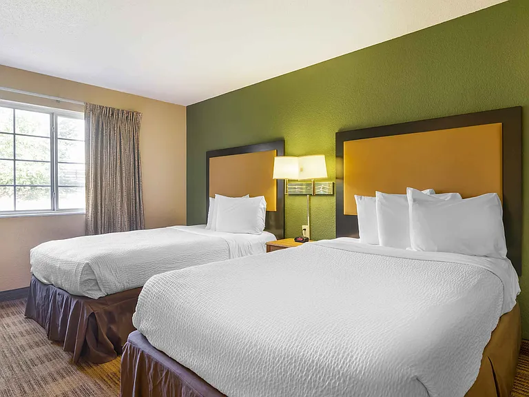 Deluxe Studio - 2 Full Beds