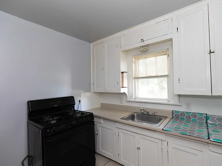 821 S Travis St #2 — Photo 13