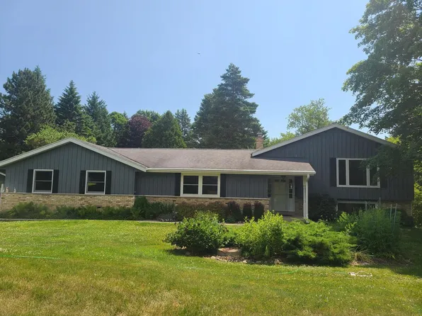 2456 Hannemann ROAD, Grafton, WI 53024