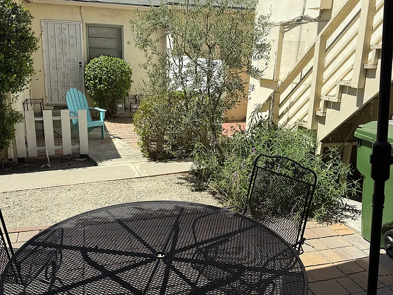 2101 Benecia Ave — Photo 4