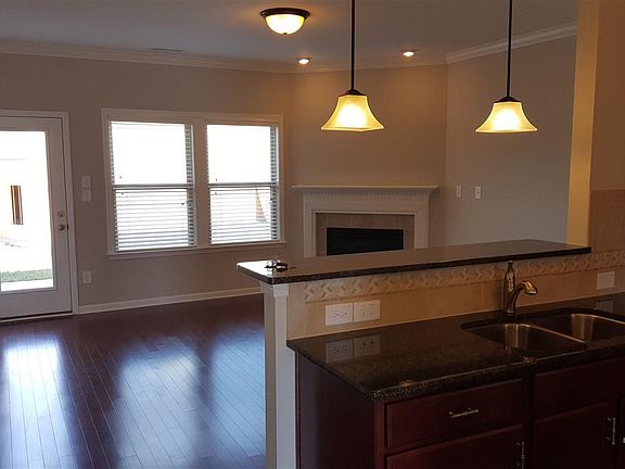 5th image of 441 Excalibur Dr