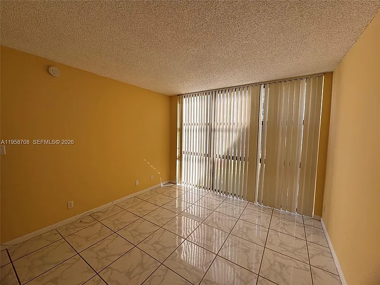 16919 N Bay Rd #117 — Photo 12