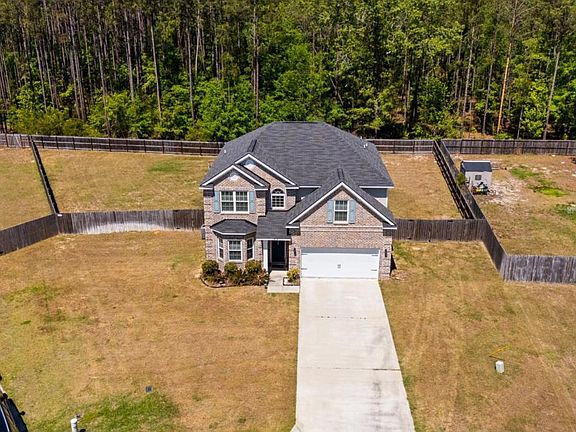 3rd image of 212 Fairview Dr NE