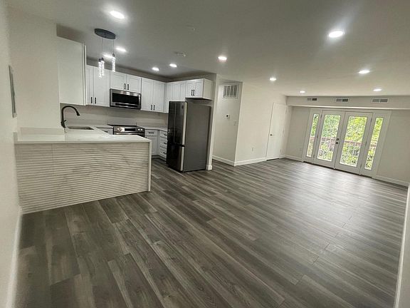 4th image of 3811 Swann Rd APT 202