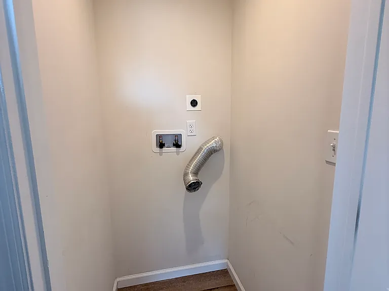 62-61 De Costa Ave #2 — Photo 11