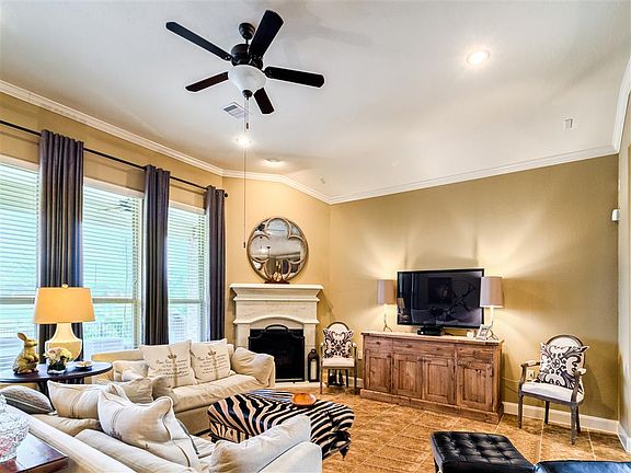 4th image of 9843 Primrose Park Ln