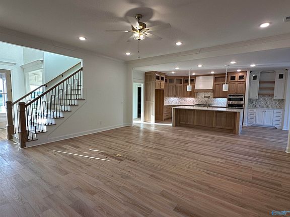 4th image of 123 Sydney School Way