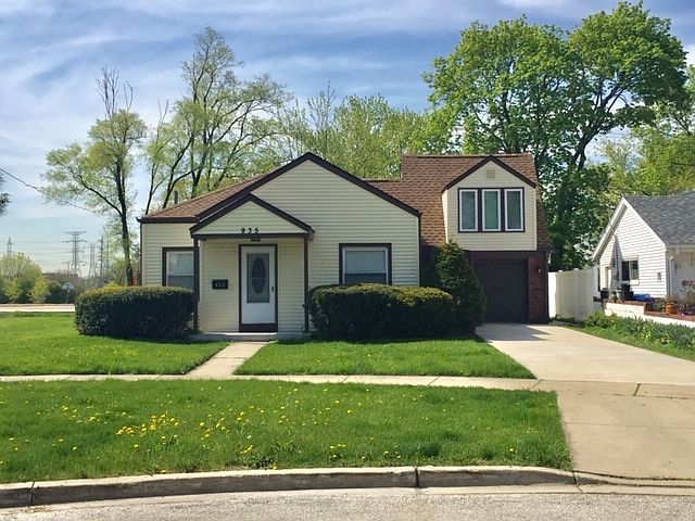 1st image of 935 N Golf Cul De Sac St