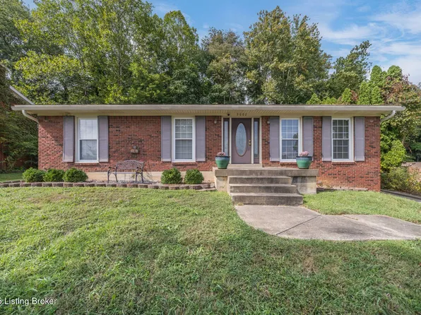 9002 Lyneve Dr, Louisville, KY 40272