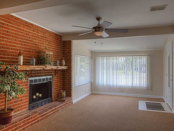 3rd image of 3609 W Wallace Ave