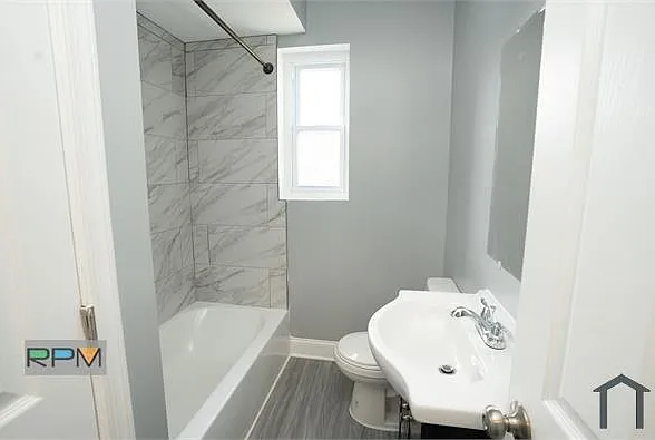 3969 Brooklyn Ave — Photo 18