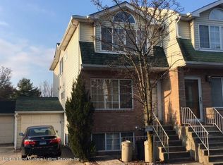 167 Woodcutters Ln, Staten Island, NY 10306
