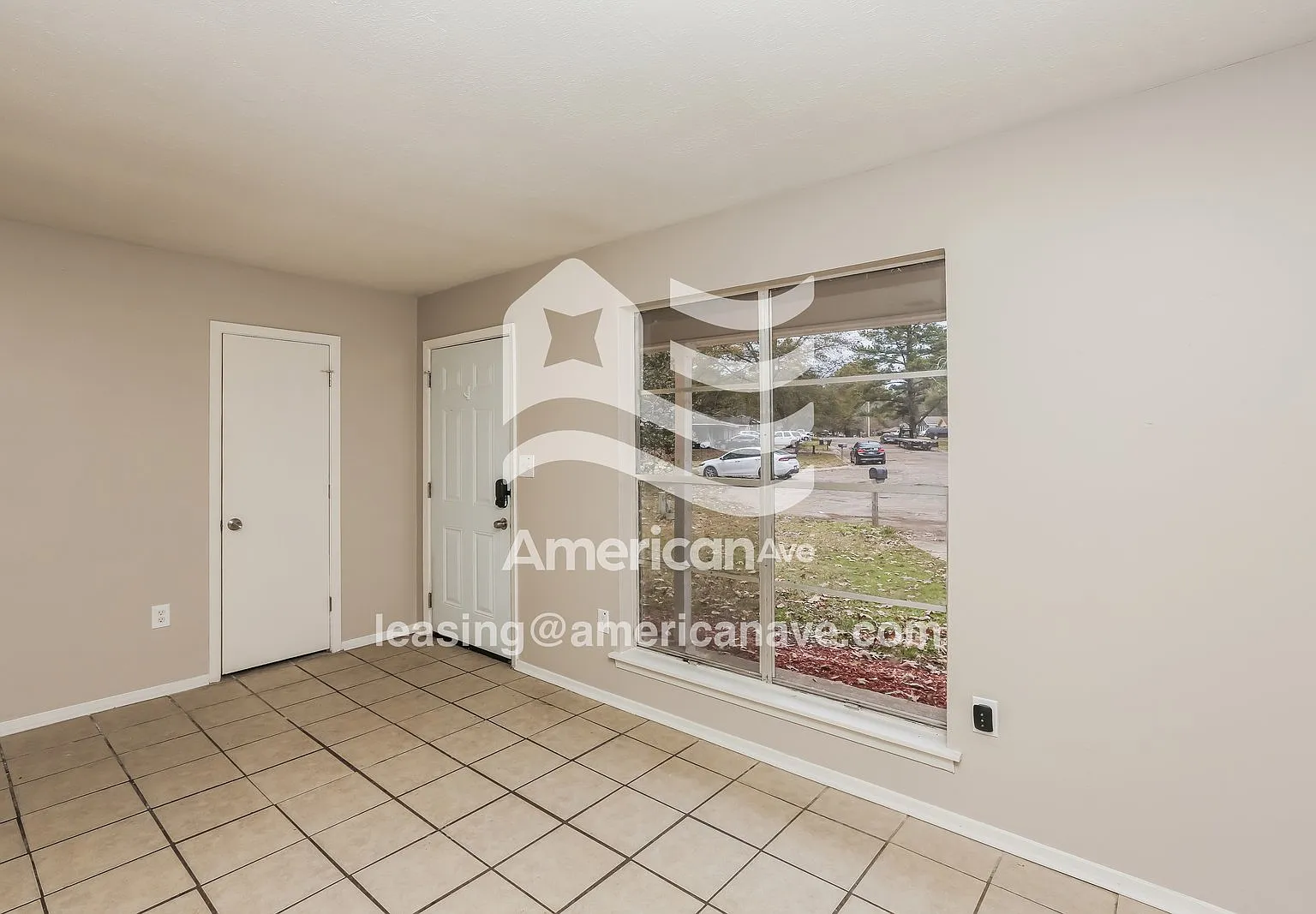 3 bed, 1.5 bath, 1270 sqft, $945 — Photo 3