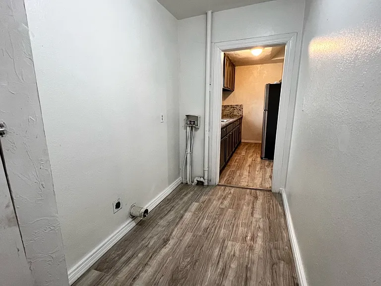 2240 NE 20th St — Photo 15