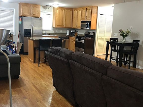 2nd image of 2845 N Harlem Ave APT 1E