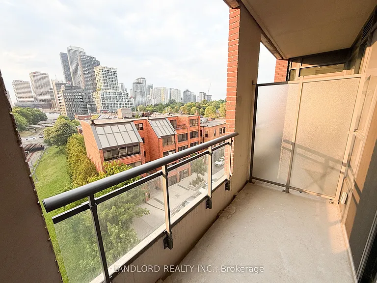 23 Glebe Rd W #521 — Photo 11