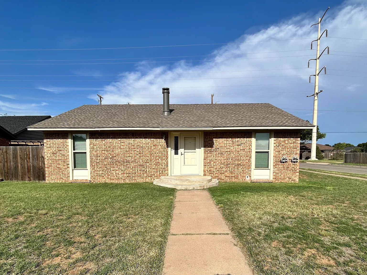 3 bed, 1405 sqft, $1,375 — Photo 1
