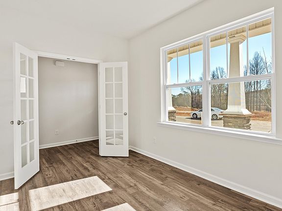 4th image of 208 Silicon Dr