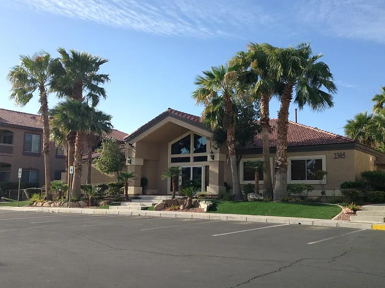 Mission Hills Clubhouse Exterior