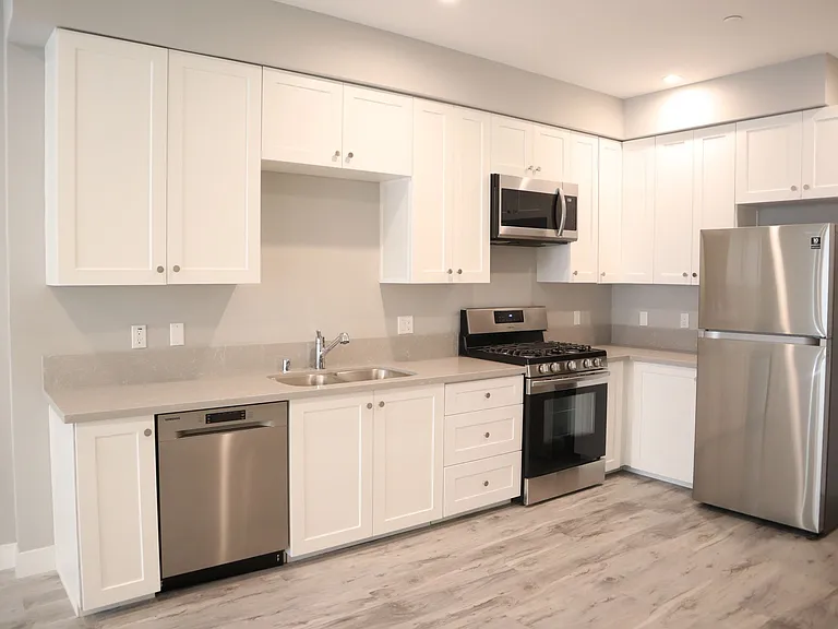 Bunker Heights Apartments — Photo 4