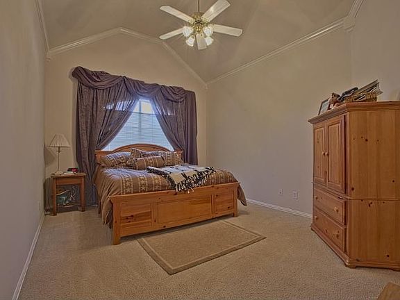 4th image of 2024 Devin Ln