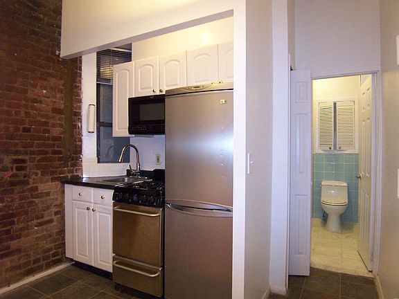 3rd image of 515 W 46th St #1AA