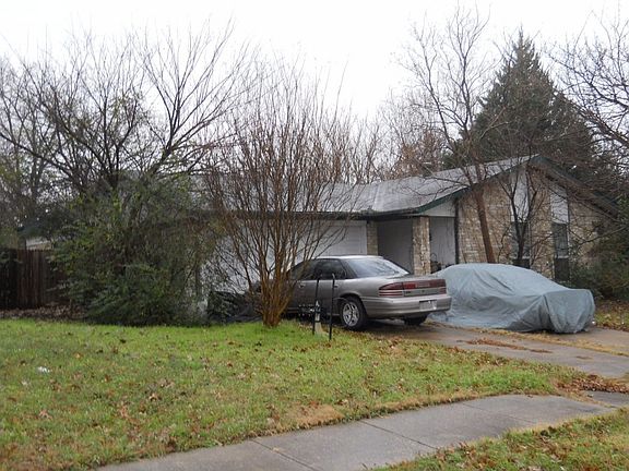 3rd image of 422 Stonehenge Dr