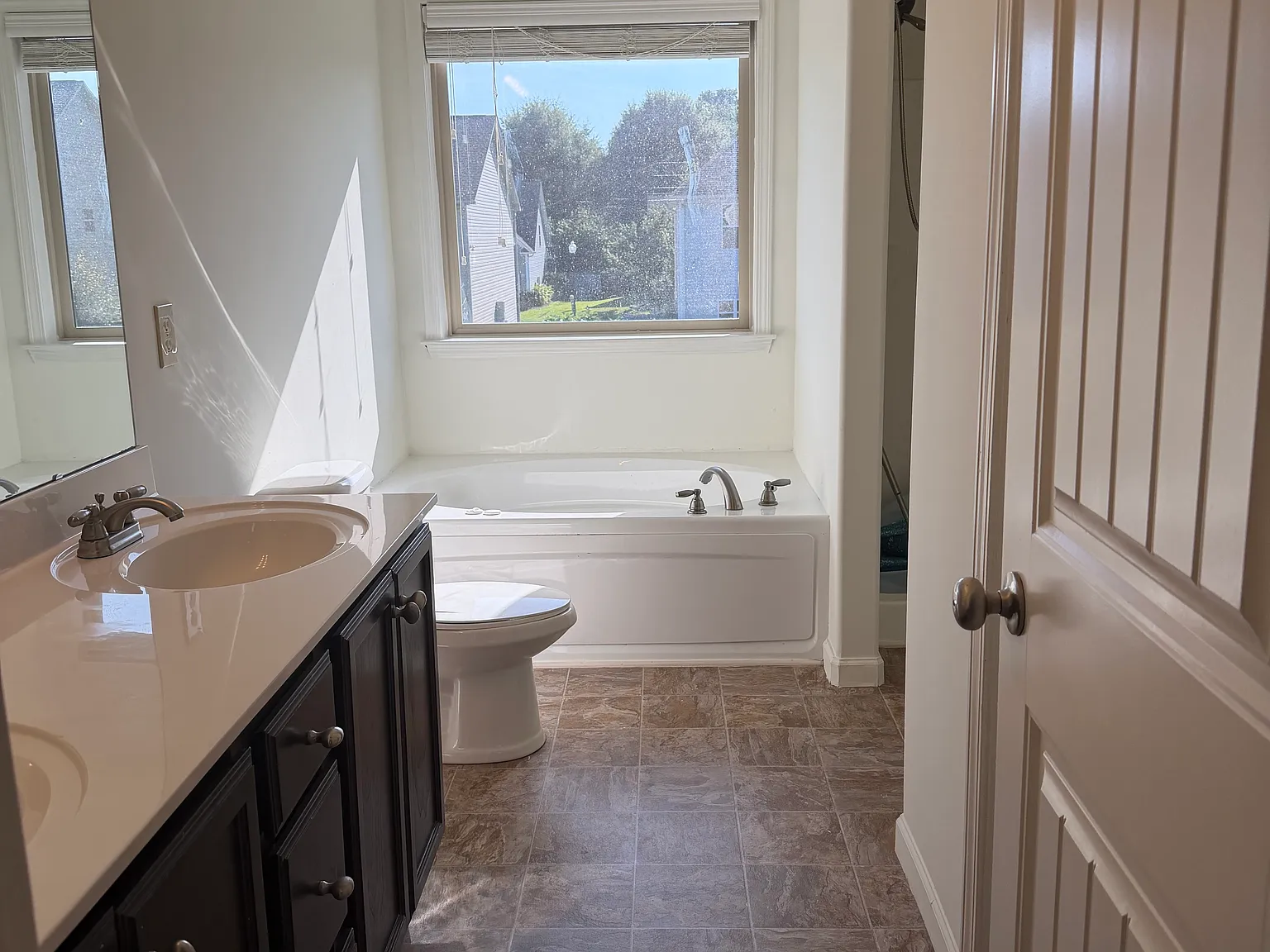 4 bed, 2.5 bath, 1950 sqft, $2,195 — Photo 4