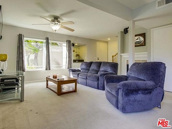 4th image of 10233 White Oak Ave Unit 1