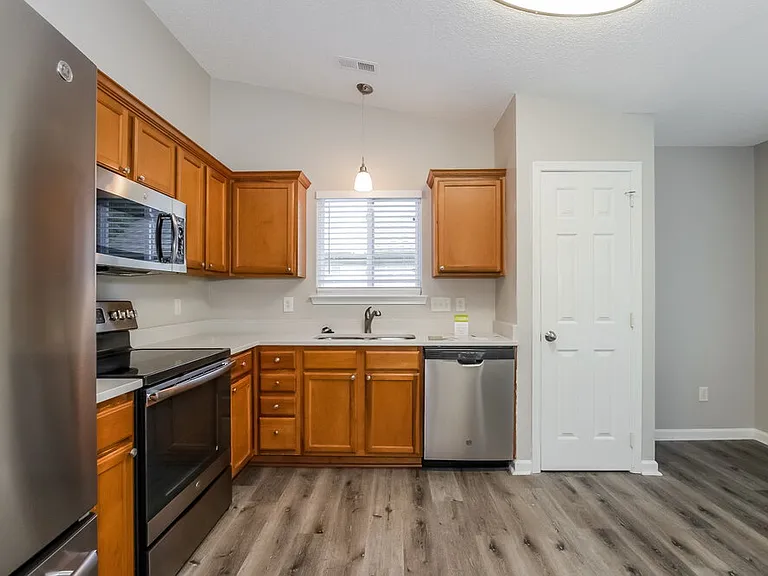 5410 Starflower Dr — Photo 9