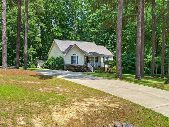 5th image of 105 Tree Farm Ln