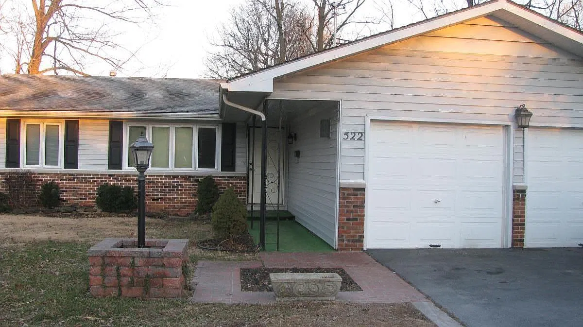 3 bed, 1512 sqft, $1,550 — Photo 1