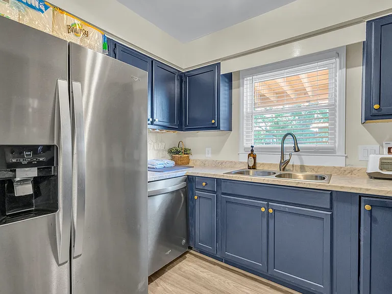 2705B Havens Dr — Photo 13
