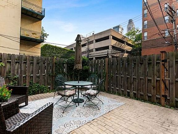 2nd image of 855 N Lasalle St #1