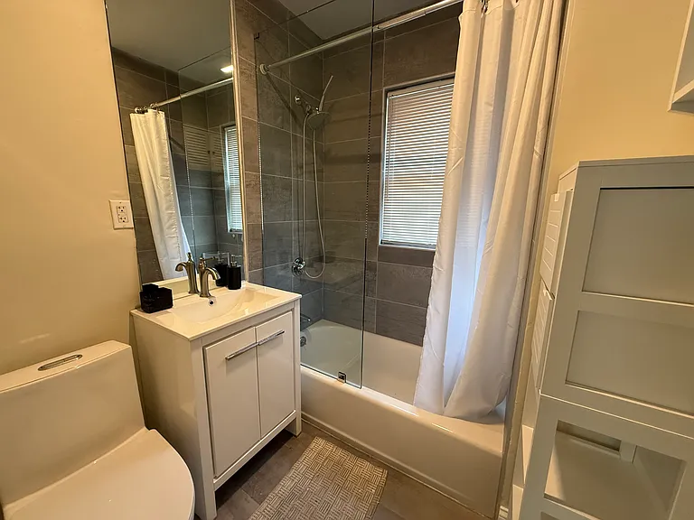 48 Oxford Ave #2 — Photo 7