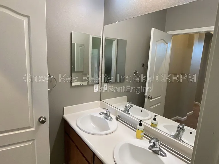352 Goodall Dr — Photo 23