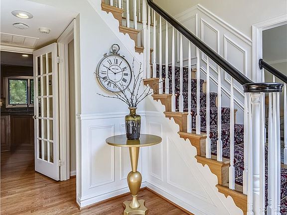 4th image of 8206 Collingwood Ct