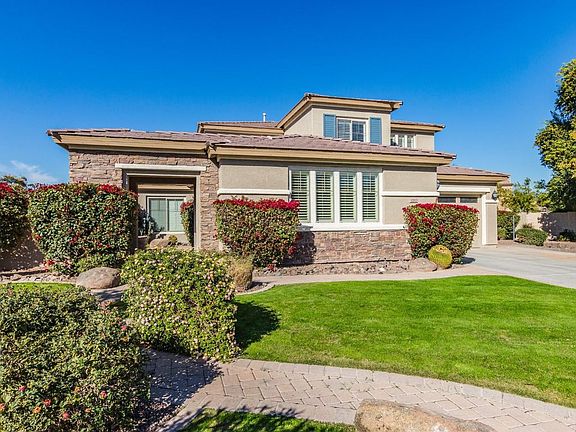 5th image of 1212 E Kingbird Dr