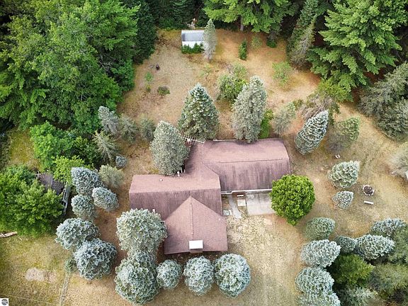 2nd image of 1908 Sanderson Rd
