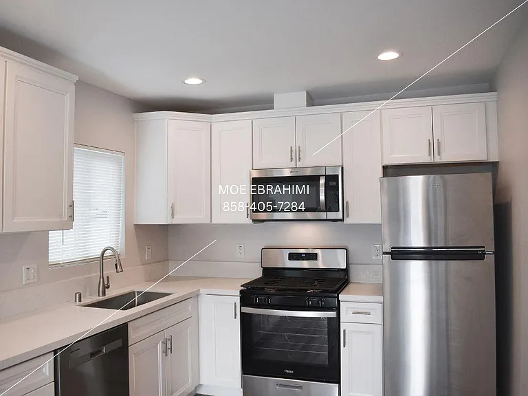 4170 Franklin Ave — Photo 5