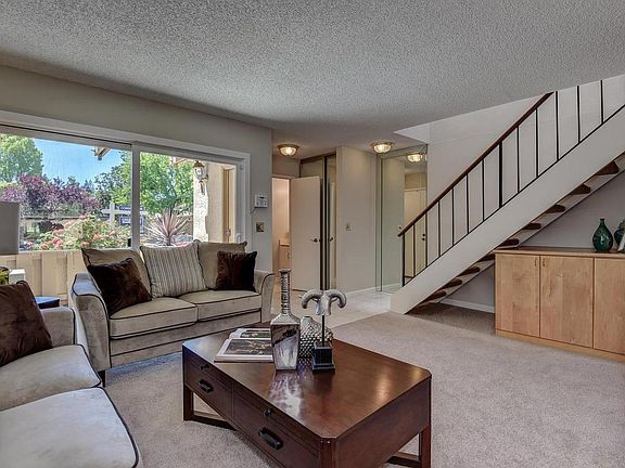 3rd image of 125 Connemara Way APT 172