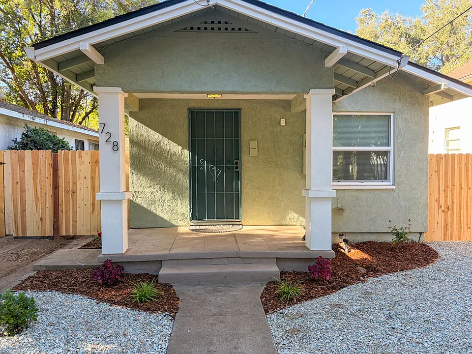 728 Flume St